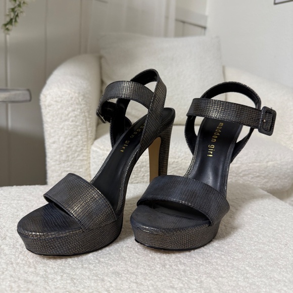 Platform Heels 7 - Picture 2 of 4